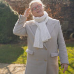 Her vises Air Bubbles Scarf snoet flere gange om halsen, men stadig let og luftigt
